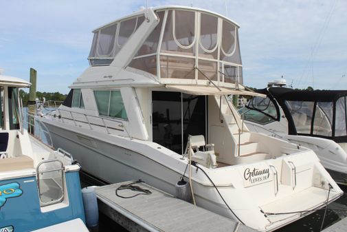 Sea Ray 550 Sedan Bridge image