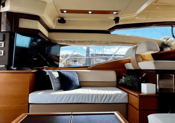 Azimut 47 Flybridge image