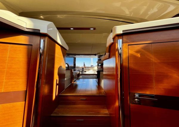 Azimut 47 Flybridge image