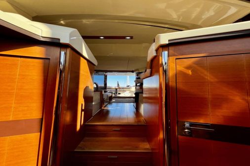 Azimut 47 Flybridge image