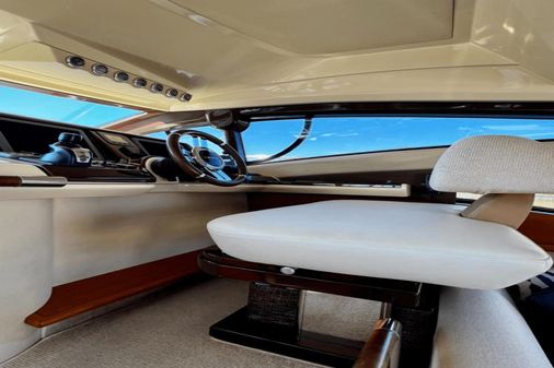 Azimut 47 Flybridge image