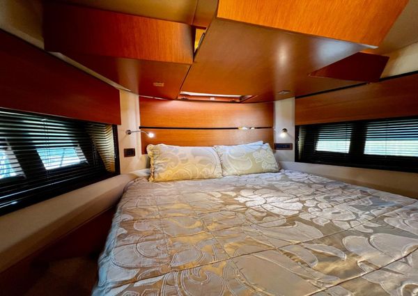 Azimut 47 Flybridge image