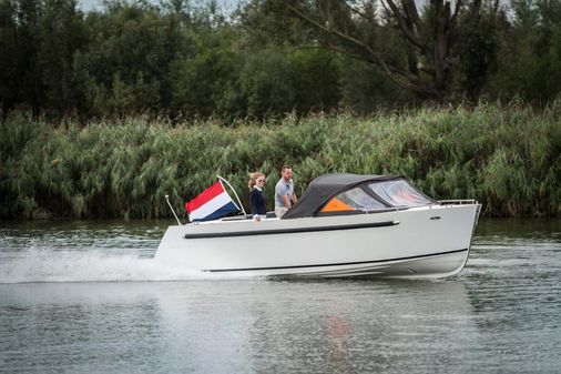 Maxima 730-CRUISER-BOAT image