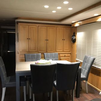Sumerset 18 X 82 Houseboat image