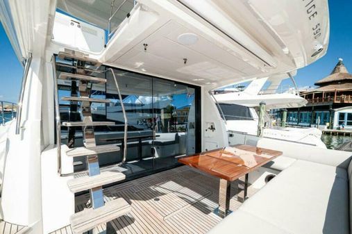 Prestige 590 flybridge image