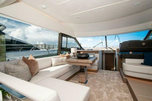 Prestige 590 flybridge image