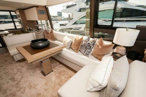 Prestige 590 flybridge image