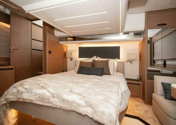 Prestige 590 flybridge image