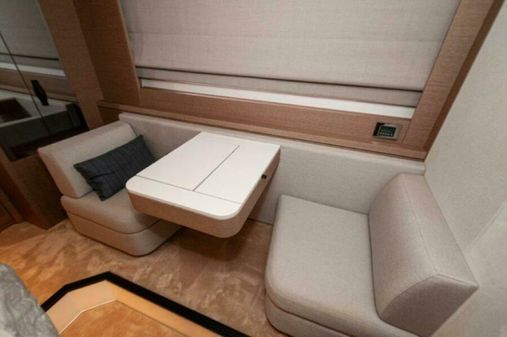 Prestige 590 flybridge image