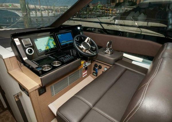 Prestige 590 flybridge image