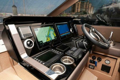 Prestige 590 flybridge image