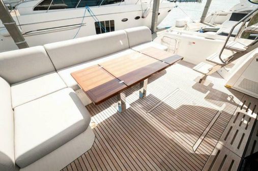 Prestige 590 flybridge image