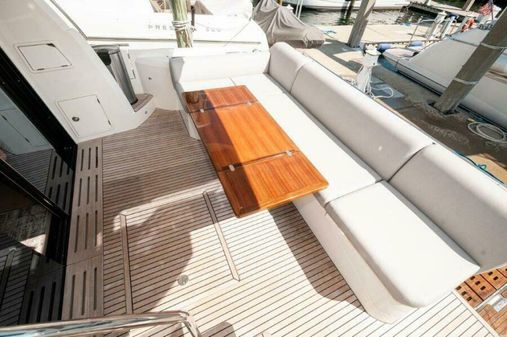 Prestige 590 flybridge image