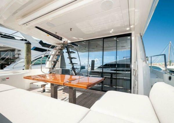 Prestige 590 flybridge image