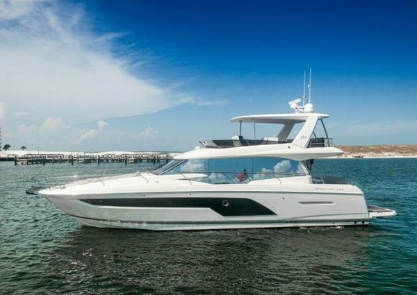 Prestige 590 flybridge image