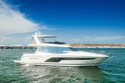 Prestige 590 flybridge image