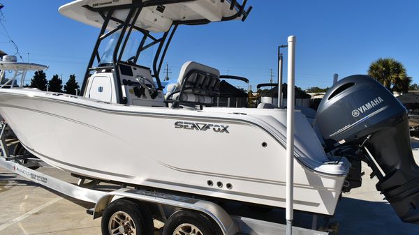 Sea Fox 228 Commander