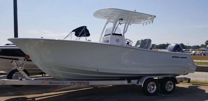 Sportsman Heritage 241 Center Console - main image