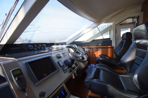 Fairline SQUADRON-58 image