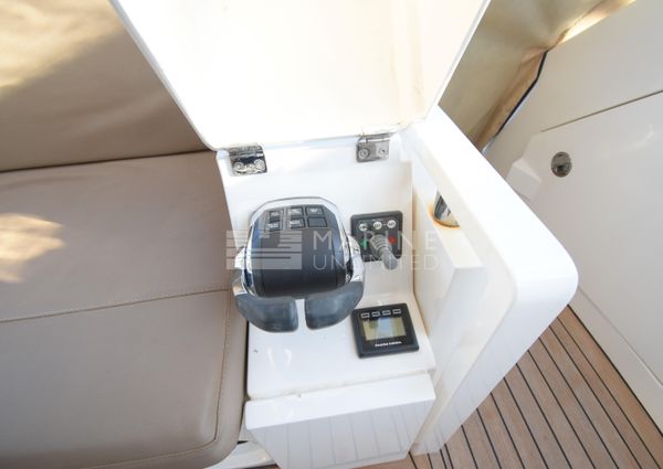 Fairline SQUADRON-58 image