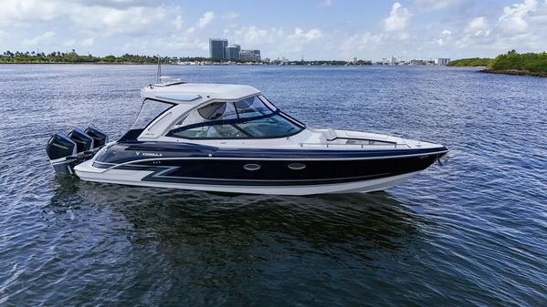 Formula 330 Crossover Bowrider OB image