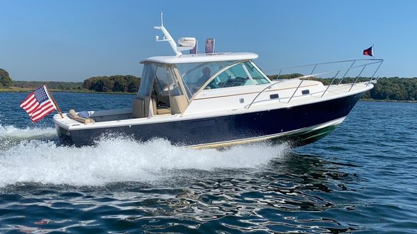 Hunt Yachts Surfhunter 29