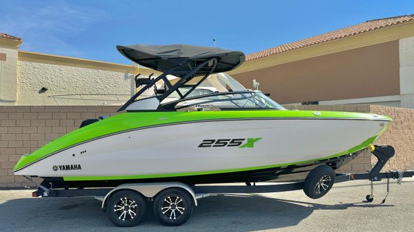 Yamaha Boats 255XE
