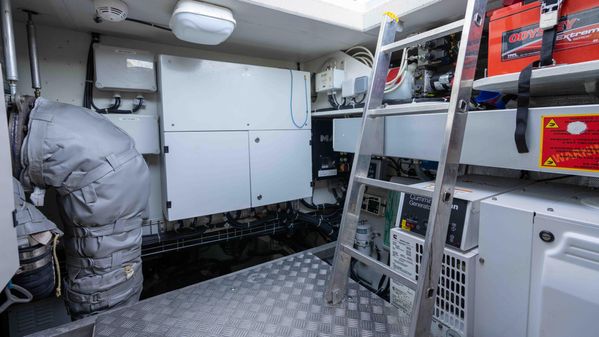 Sunreef Power Caterman image