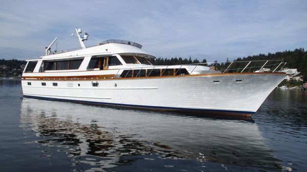 McQueen Flush Deck Motoryacht