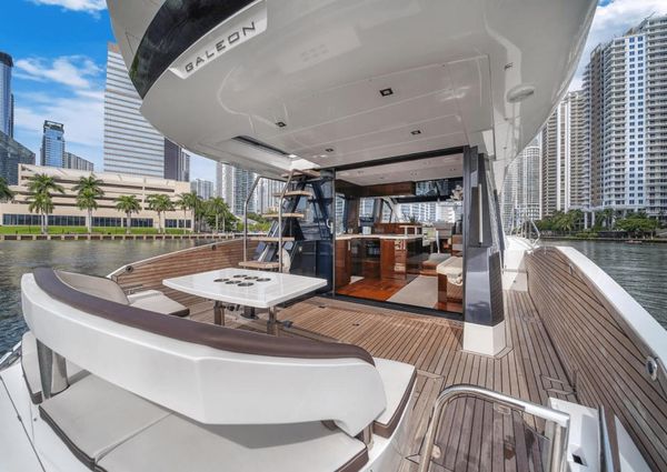 Galeon 510 Sky image