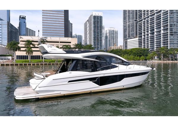 Galeon 510 Sky image