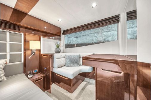 Galeon 510 Sky image