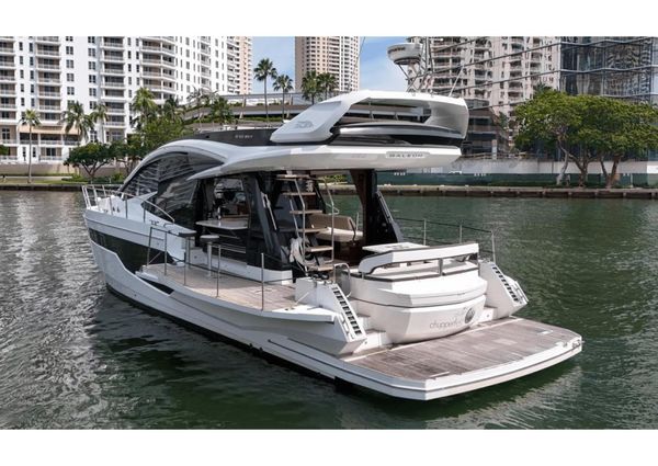 Galeon 510 Sky image