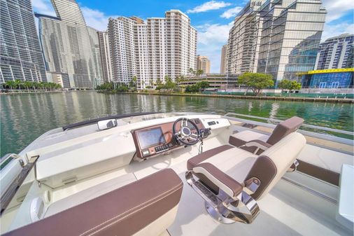 Galeon 510 Sky image