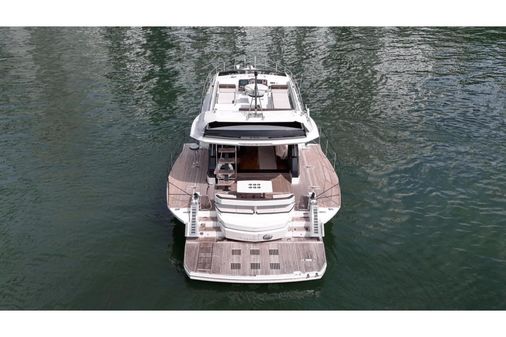 Galeon 510 Sky image