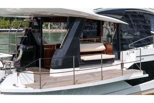 Galeon 510 Sky image