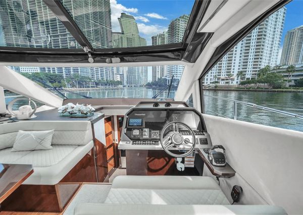 Galeon 510 Sky image