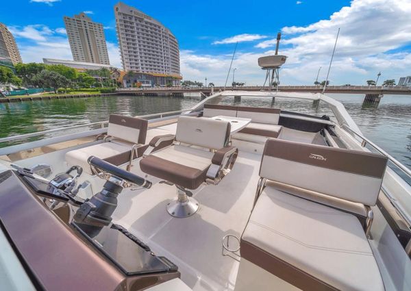 Galeon 510 Sky image