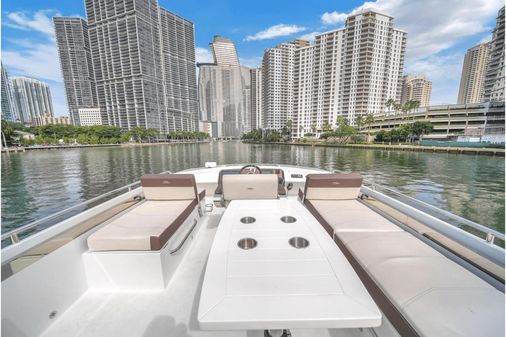 Galeon 510 Sky image