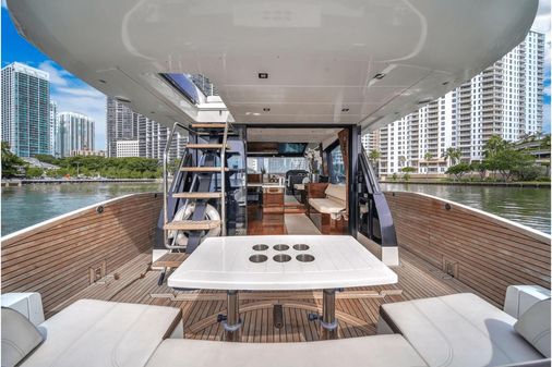 Galeon 510 Sky image