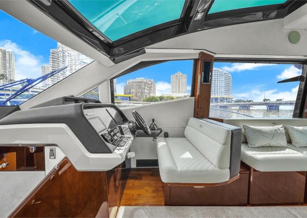 Galeon 510 Sky image