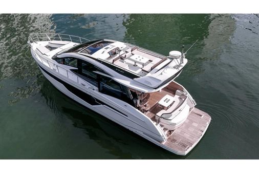 Galeon 510 Sky image