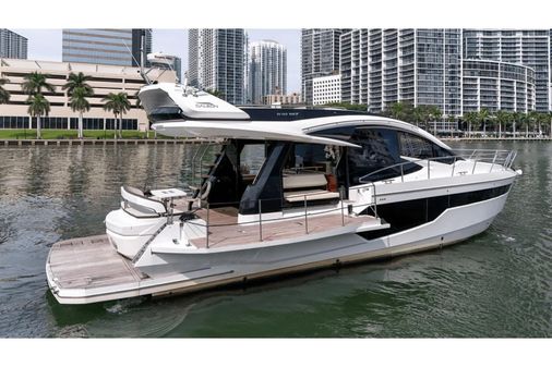 Galeon 510 Sky image