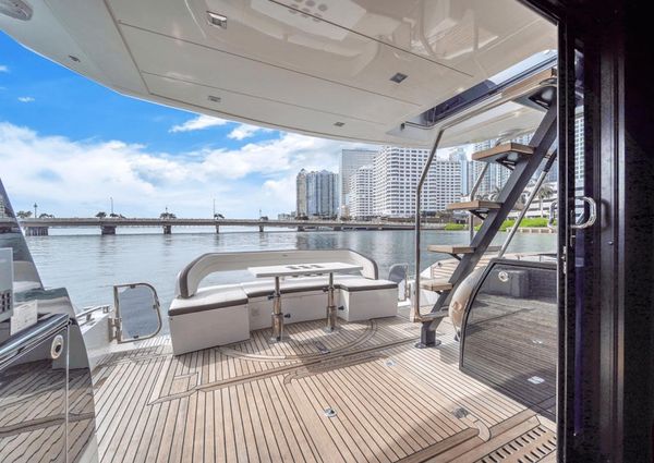 Galeon 510 Sky image