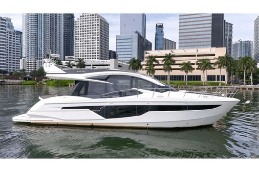 Galeon 510 Sky image