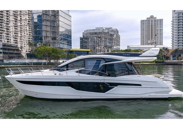 Galeon 510 Sky image