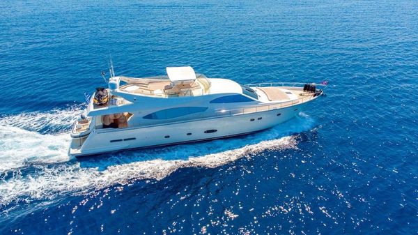 Ferretti Yachts 760 