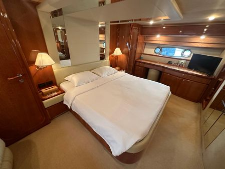 Ferretti Yachts 760 image