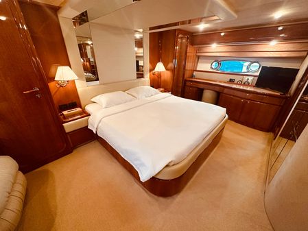 Ferretti Yachts 760 image