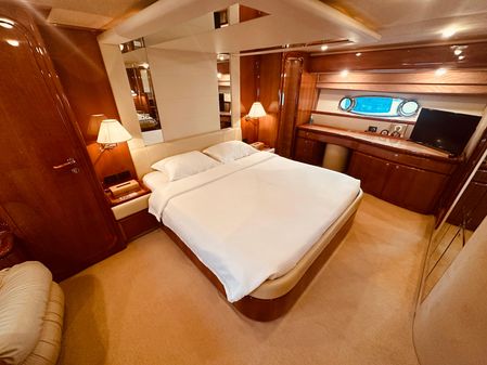 Ferretti Yachts 760 image